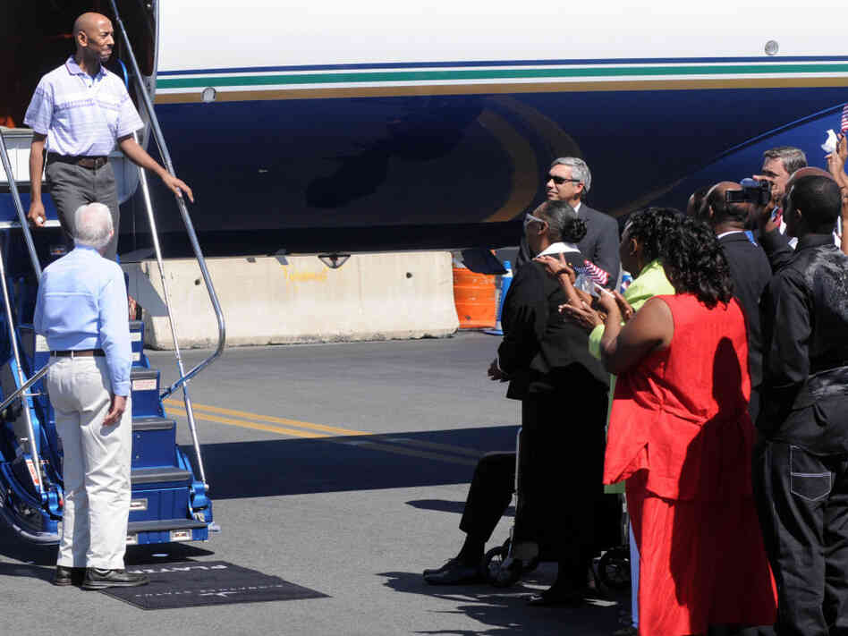 Jimmy Carter Returns American Held In North Korea To U.S. Jimmy Carter Returns American Held In North Korea To U.S.